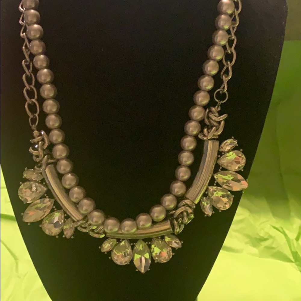Gorgeous necklace and earrings